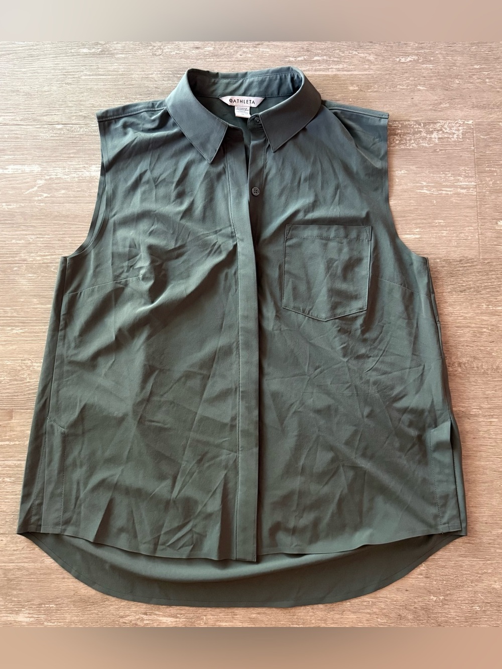 Athleta Everlasting Tank dark sage/forrest green EUC women’s medium button down